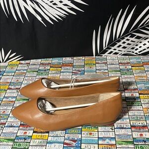Amazon Essentials Women’s Flats – Tan Brown, Size 9W – Never Worn